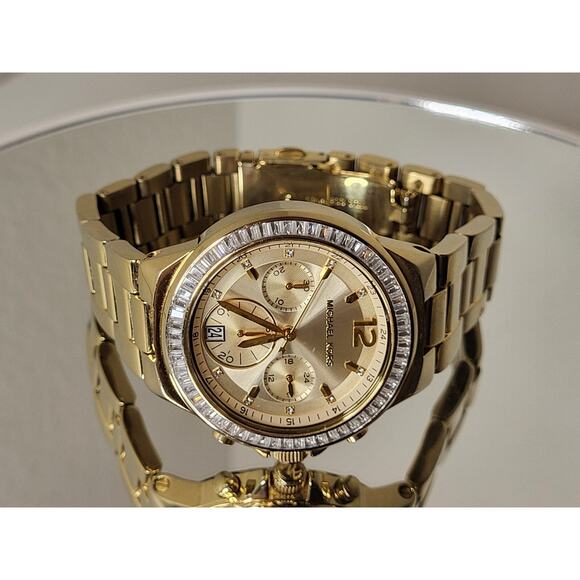 Michael Kors Women's Classic Gold Tone Chronograph Watch MK6212 New Battery - Picture 6 of 9